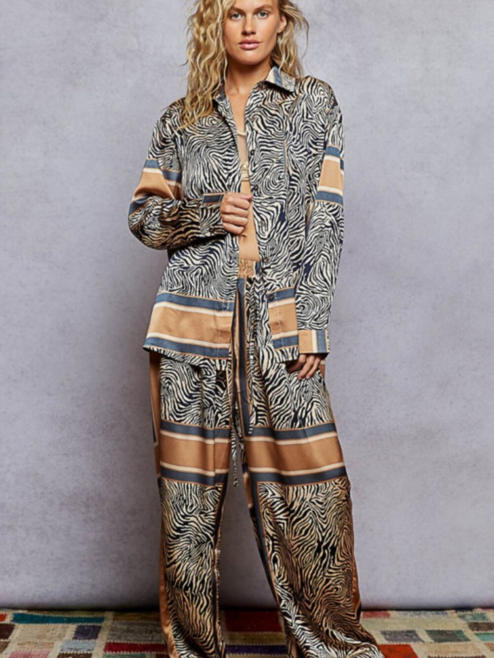 Zebra-Print Satin feel Set in Beige
